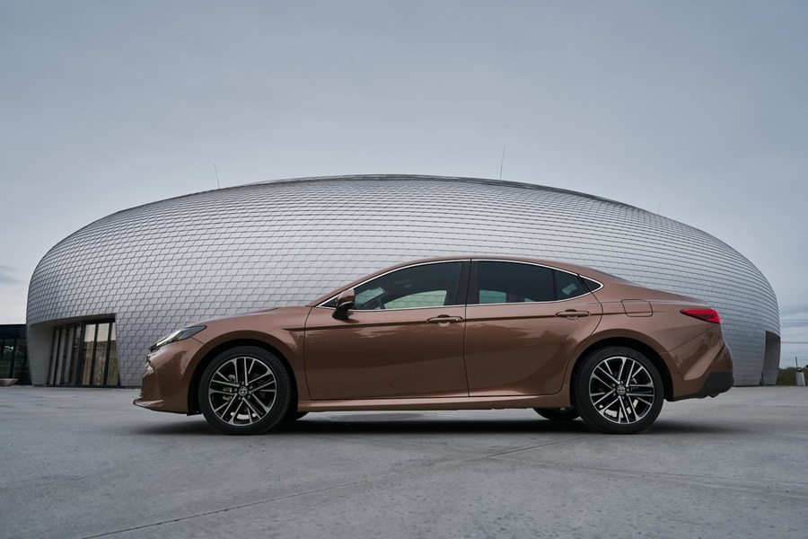 Toyota ze zelektryfikowanym napędem hybrydowym