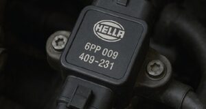 Z CYKLU HELLA RADZI: Czujniki ciśnienia spalin – zasada działania, budowa i zastosowanie