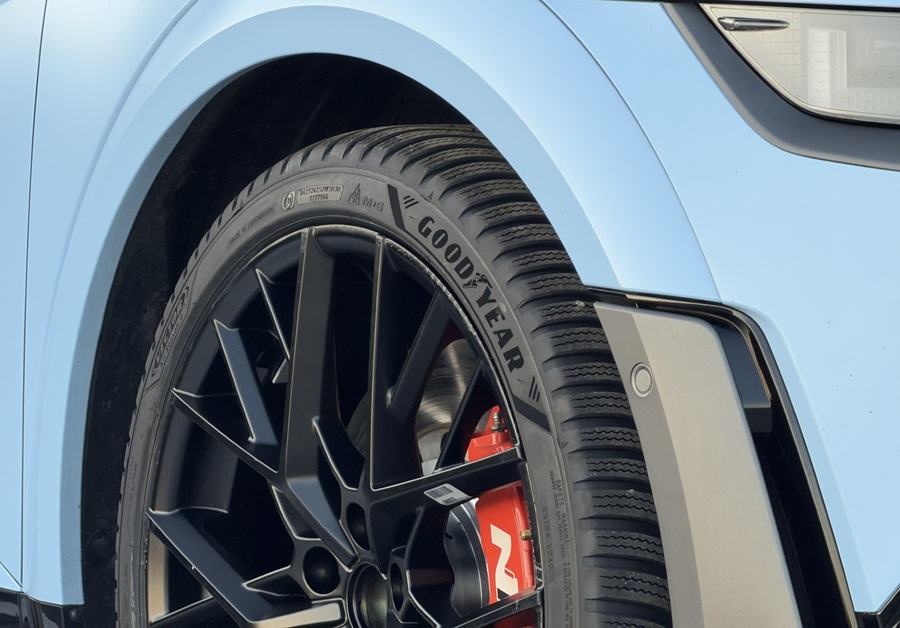 GOODYEAR VECTOR ALL SEASON 4 opona całoroczna na każdą pogodę