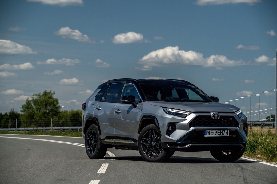 Toyota ze zelektryfikowanym napędem hybrydowym