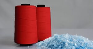 NOWA TKANINA HIGH-TECH W ODZIE,ZY ROBOCZEJ I OCHRONNEJ POCHODZĄCA Z UŻYWANEJ ODZIEŻY FUNKCYJNEJ - PROJEKT BADAWCZY „THEKEY“ OSIĄGA SWÓJ PIERWSZY KAMIEŃ MILOWY