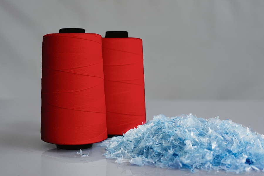 NOWA TKANINA HIGH-TECH W ODZIE,ZY ROBOCZEJ I OCHRONNEJ POCHODZĄCA Z UŻYWANEJ ODZIEŻY FUNKCYJNEJ - PROJEKT BADAWCZY „THEKEY“ OSIĄGA SWÓJ PIERWSZY KAMIEŃ MILOWY