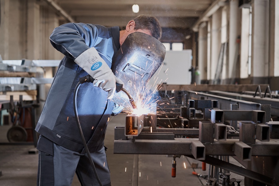 Na Międzynarodowych Targach Ochrony Pracy, Pożarnictwa i Ratownictwa SAWO w Poznaniu w dniach 14–16 kwietnia firma Mewa zaprezentuje ergonomiczną odzież ochronną i roboczą dla przemysłu i rzemiosła, urządzenie do czyszczenia części oraz asortyment artykułów BHP.